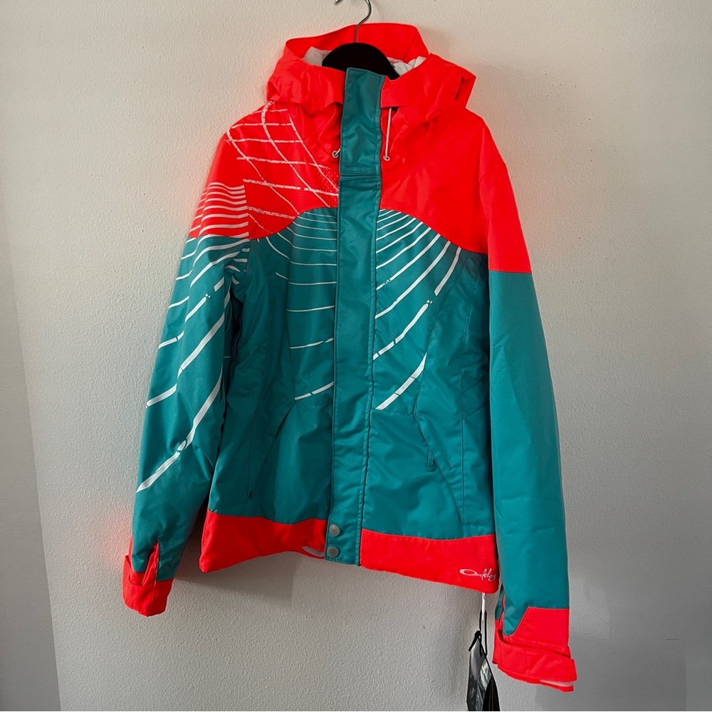 NWT New Oakley women’s insulated ski/snowboard jacket, size XS